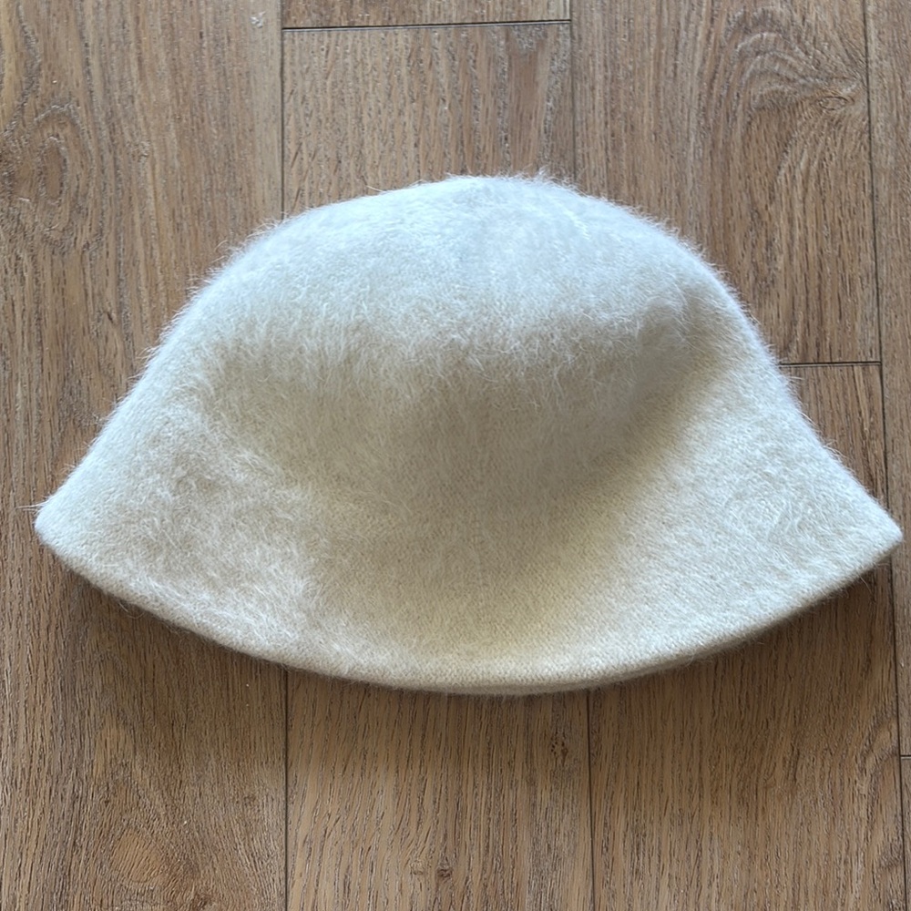 Gifts for Her🎁 ♥️Soft and Stylish White Fuzzy Hat